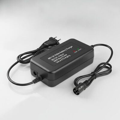 Carregador de Bateria para Ebike 48V 2A com Saída DC 36V e Potência Máxima de 84W para Carregamento Seguro